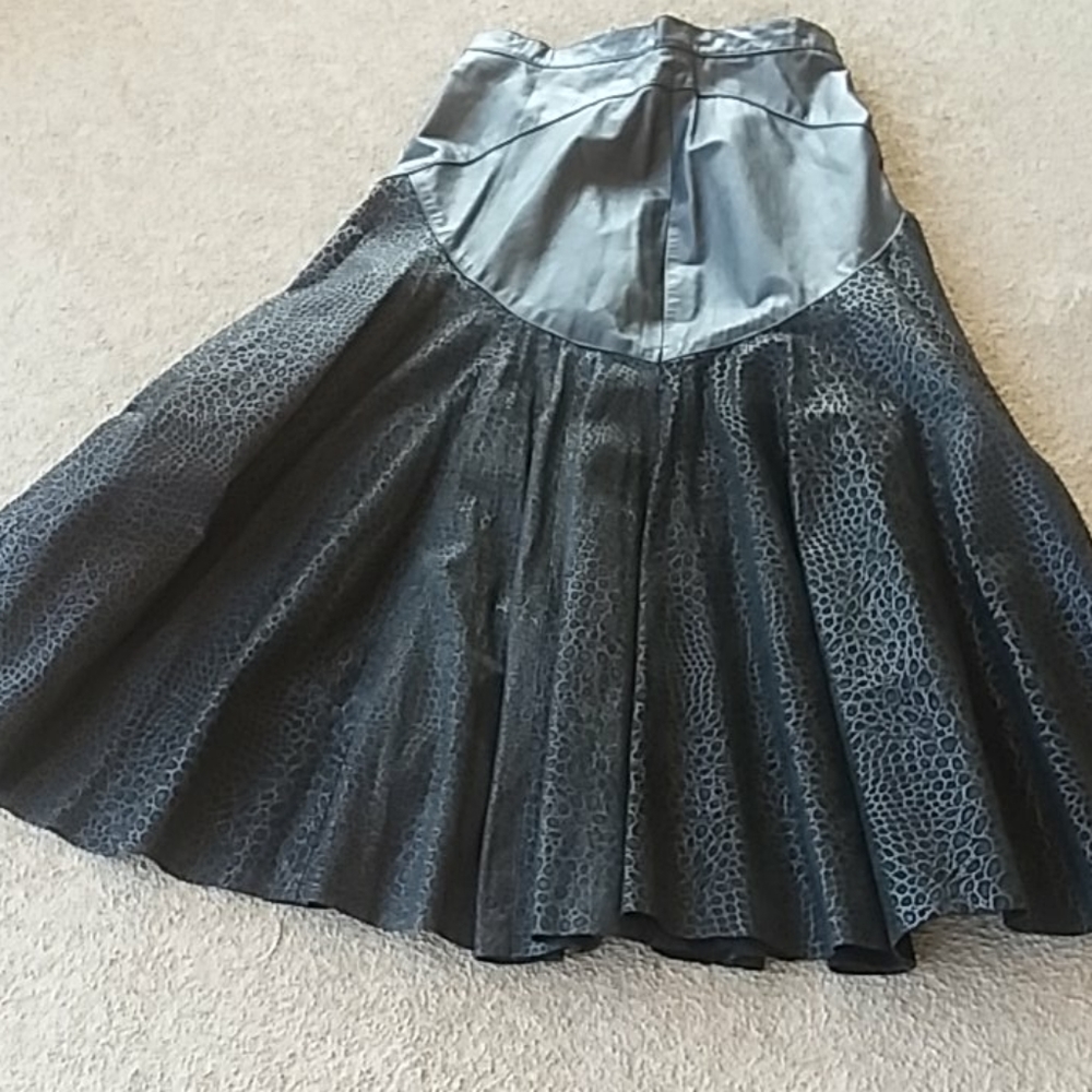 G-III Genuine LEATHER SKIRT FASHIONS MADE IN THE U.S.A 390j